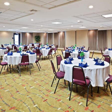 Holiday Inn Express Hotel & Suites Albany By Ihg Exterior photo