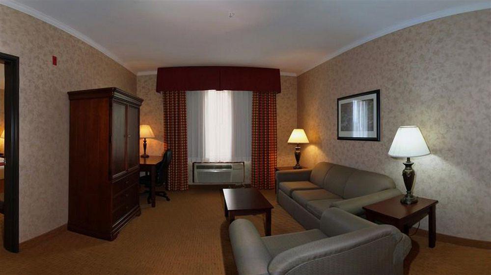 Holiday Inn Express Hotel & Suites Albany By Ihg Exterior photo