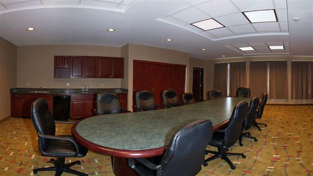 Holiday Inn Express Hotel & Suites Albany By Ihg Exterior photo