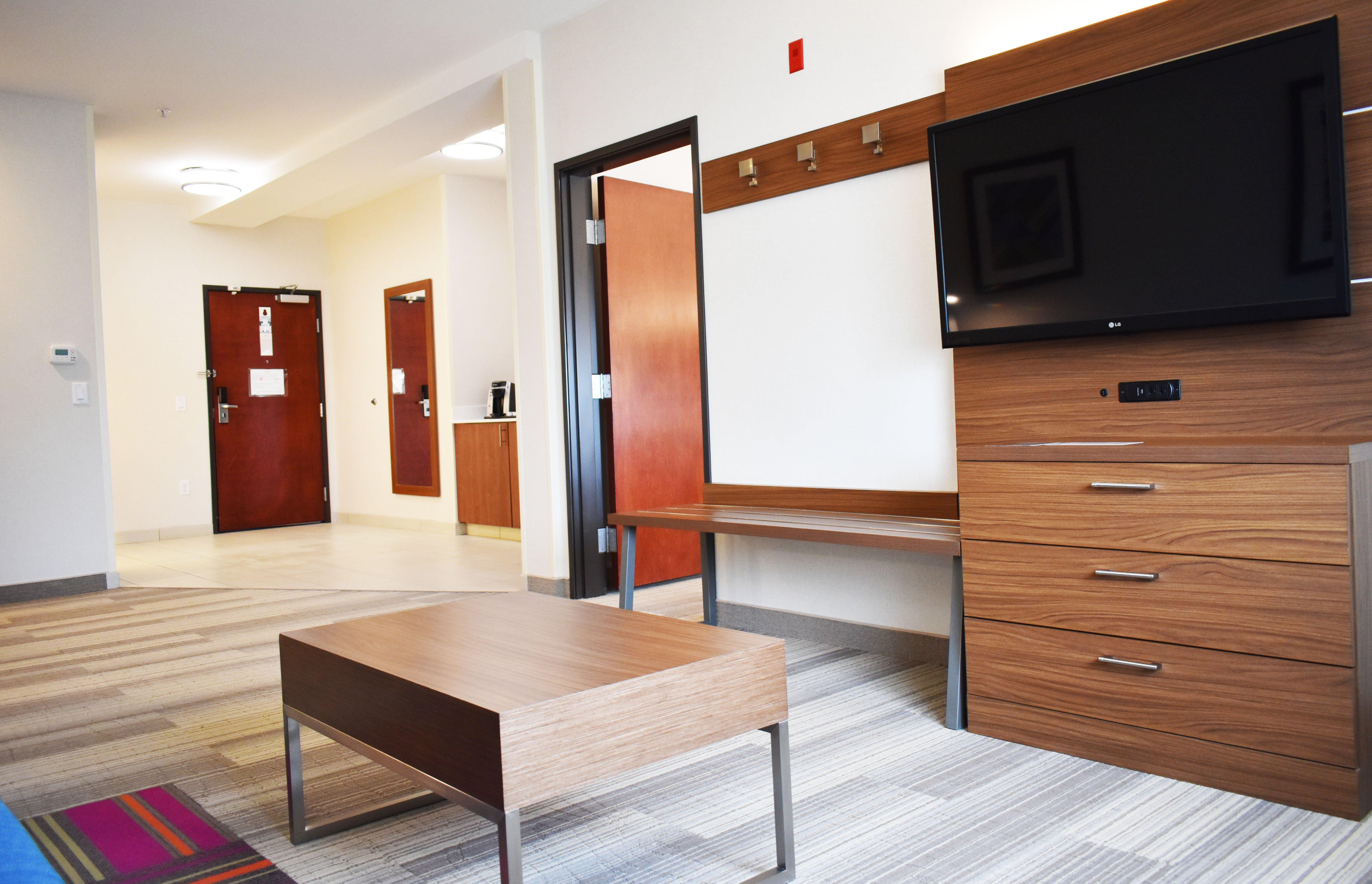 Holiday Inn Express Hotel & Suites Albany By Ihg Exterior photo