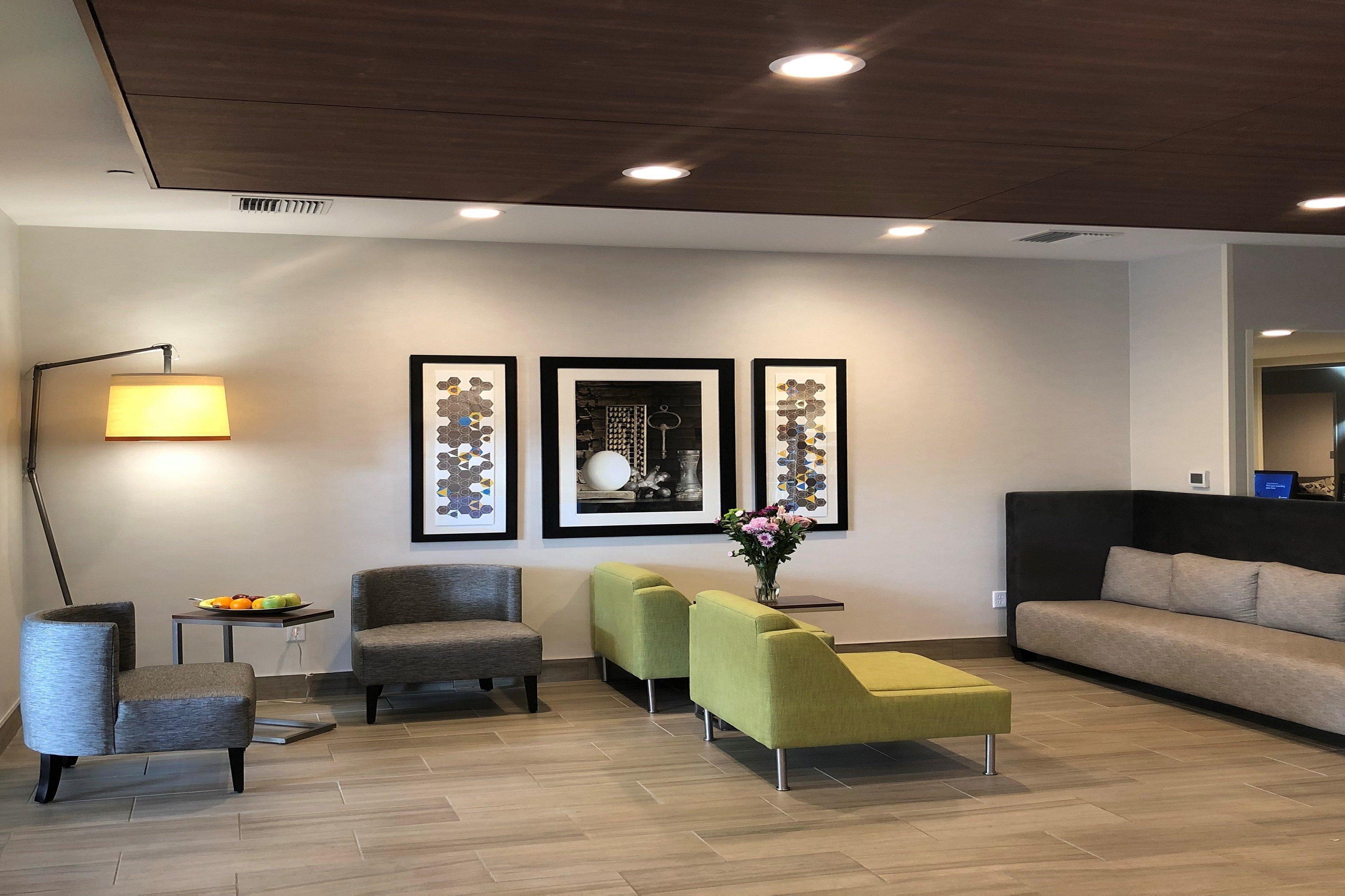 Holiday Inn Express Hotel & Suites Albany By Ihg Exterior photo