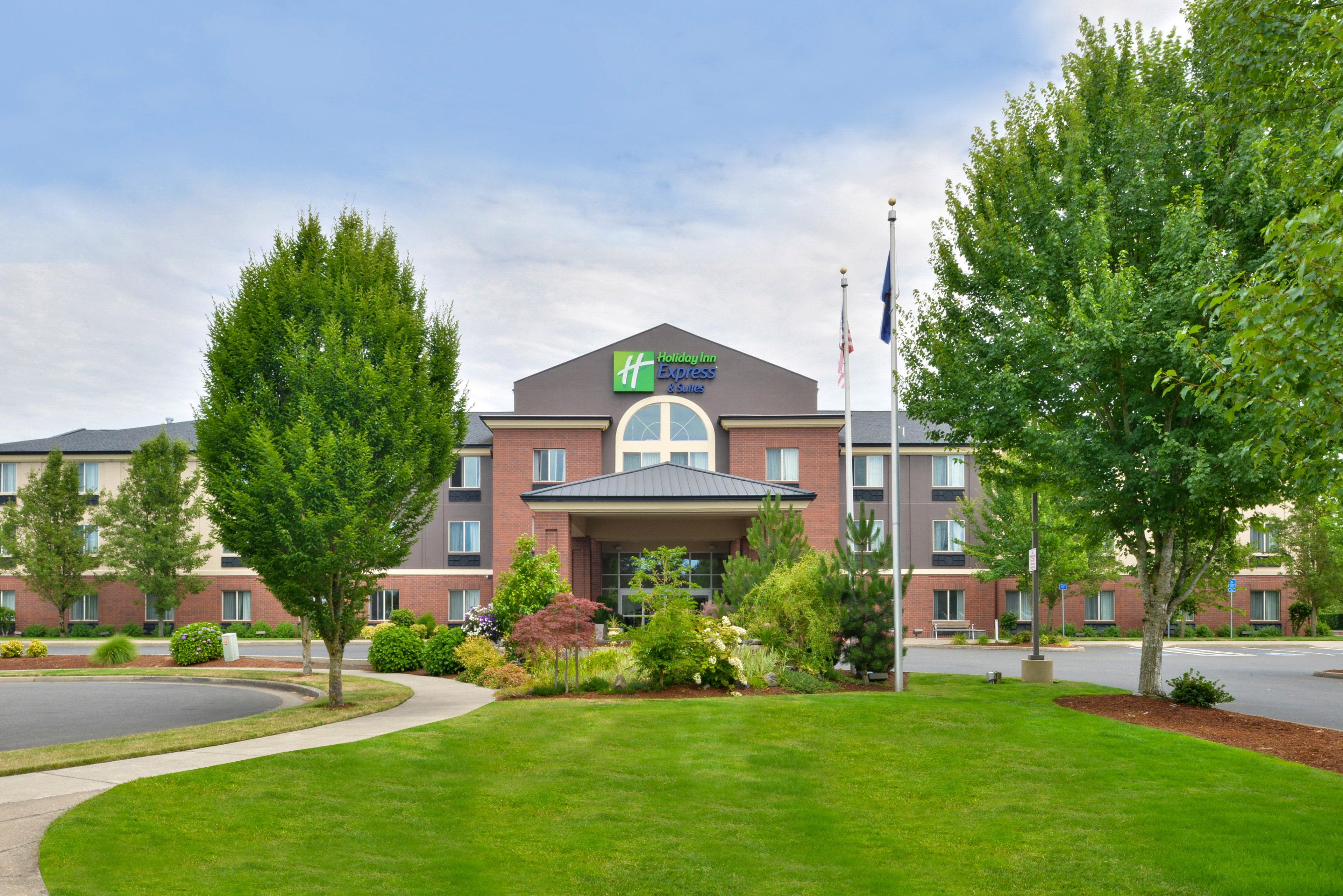 Holiday Inn Express Hotel & Suites Albany By Ihg Exterior photo