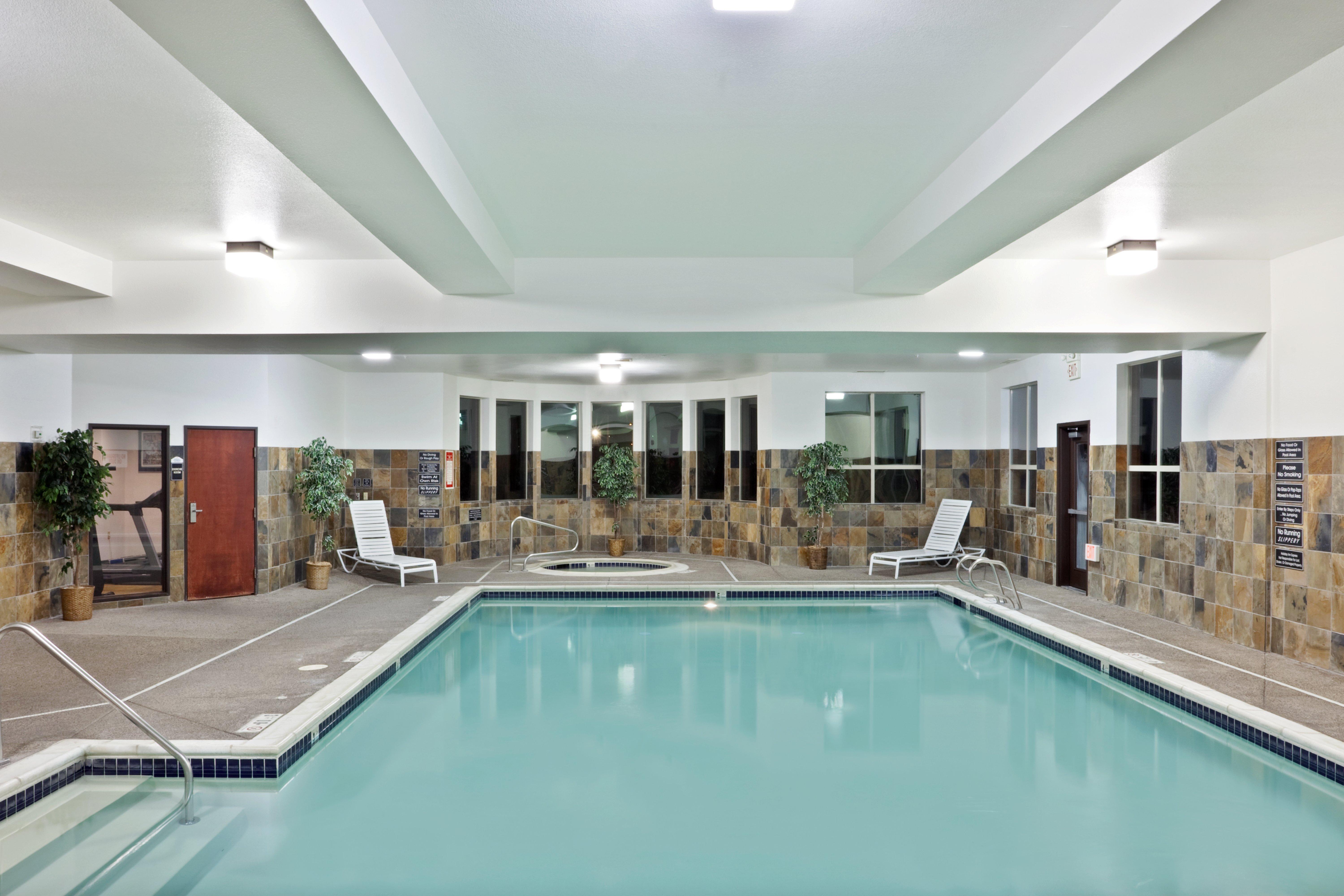 Holiday Inn Express Hotel & Suites Albany By Ihg Exterior photo