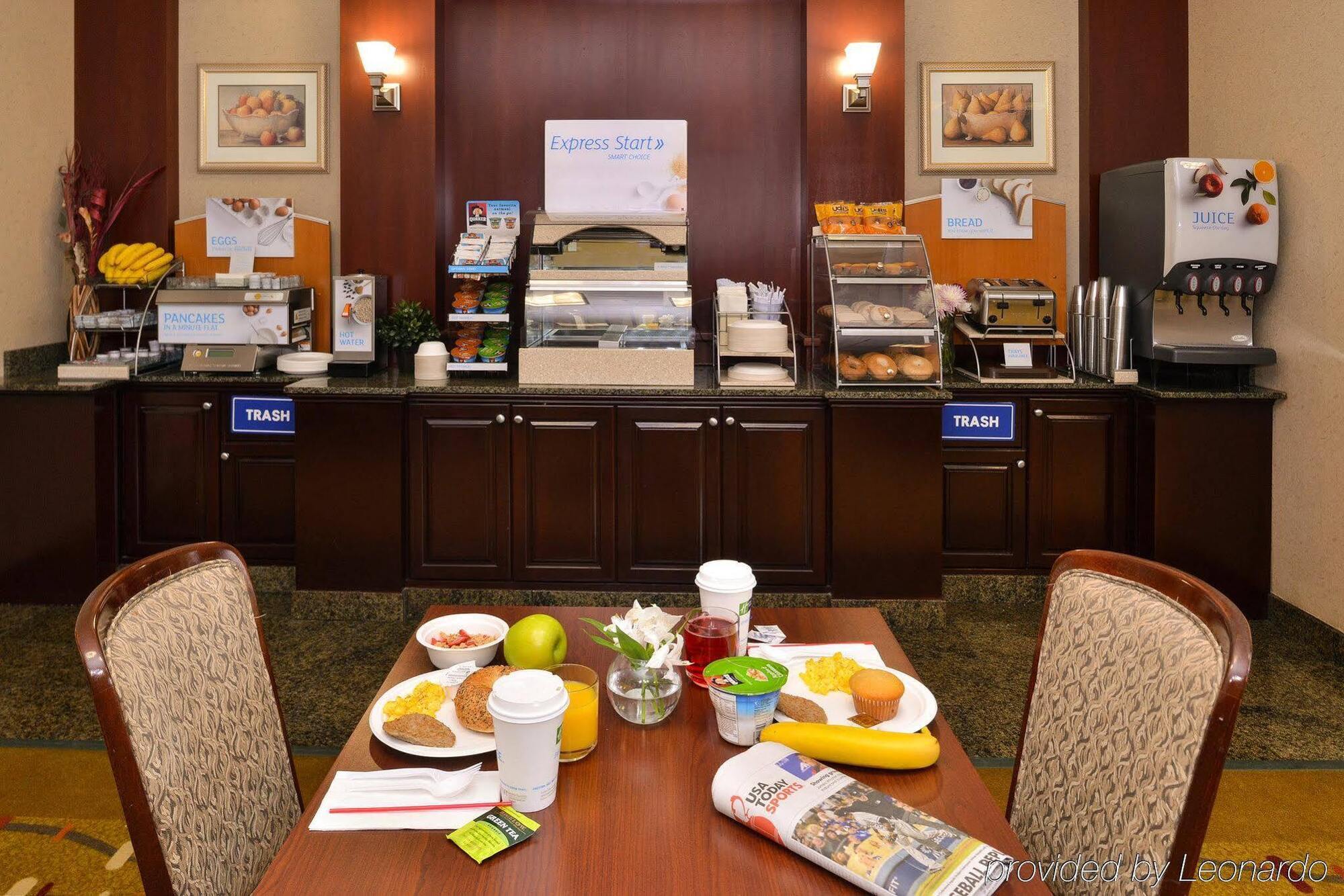 Holiday Inn Express Hotel & Suites Albany By Ihg Exterior photo